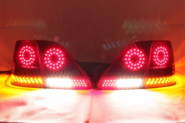 画像7: 18系 クラウンロイヤル フルLEDテール 4連Wリング 流星ウィンカー対応 インナーブラックラメフレーク塗装 (7)