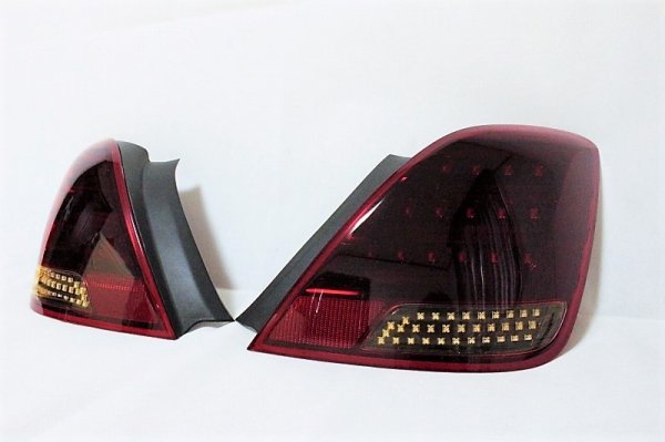 画像7: 18 クラウンマジェスタ フルLEDテール ファイバー仕様 流星ウィンカー インナーブラックラメフレーク塗装 (7)