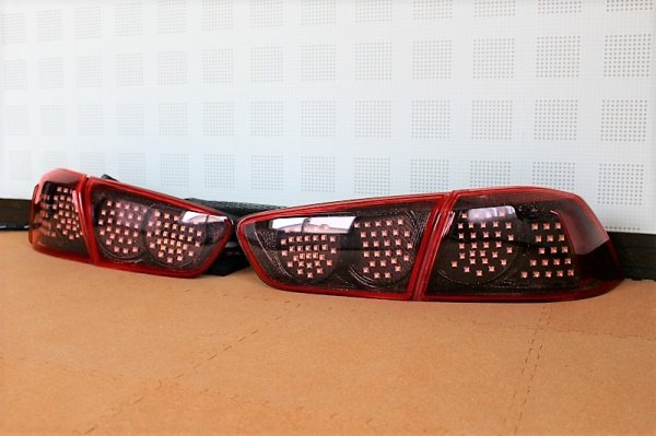 画像6:  CZ4A ランエボX フルLEDテール 6連リング 流星ウィンカー対応 インナーブラックラメフレーク塗装 (6)