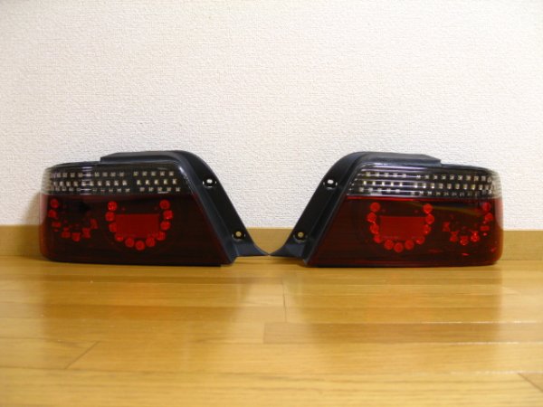 画像6: JZX100系 チェイサー  フルLEDテール 6灯化 スモール/ストップ切替付 流星ウィンカー対応 インナーブラックラメフレーク塗装 (6)