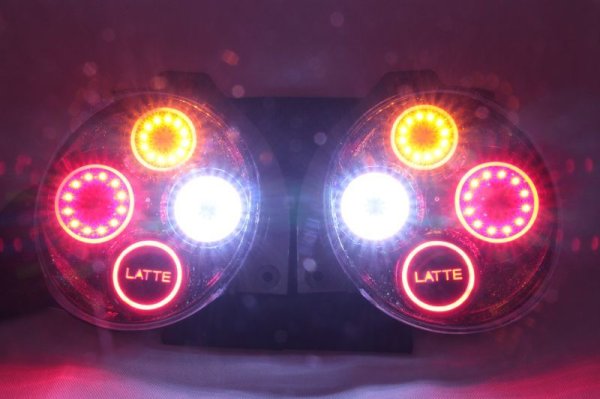 画像2: ムーヴラテ 後期 フルLEDテール 最新立体アクリル加工 LATTEロゴ インナーブラックラメ塗装 (2)