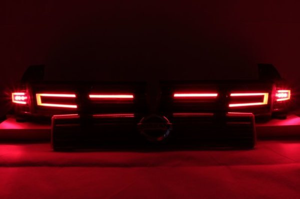 画像7: E52 エルグランド フルLEDアッパーテール 立体アクリル加工 ストップ追加（パワーLED） インナーブラック塗装 (7)