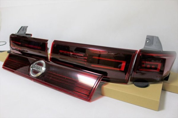 画像9: E52 エルグランド フルLEDアッパーテール 立体アクリル加工 ストップ追加（パワーLED） インナーブラック塗装 (9)