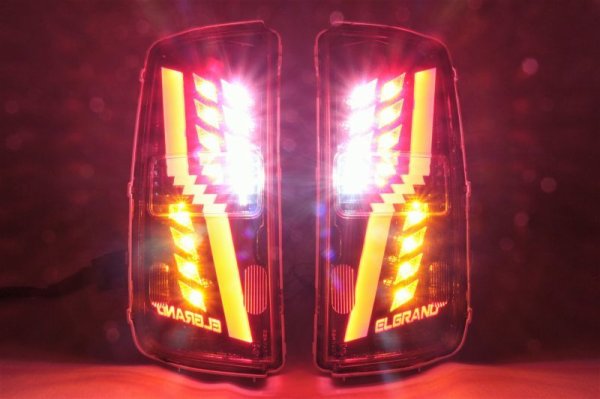 画像2: E51 エルグランド フルLEDロアテール 立体アクリル加工 ロゴ入り パワーLED仕様 インナーブラック塗装 (2)