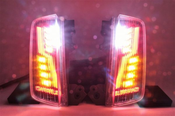 画像2: E52 エルグランド フルLEDロアテール 立体アクリル加工 ロゴ入り パワーLED仕様 インナーブラック塗装 (2)