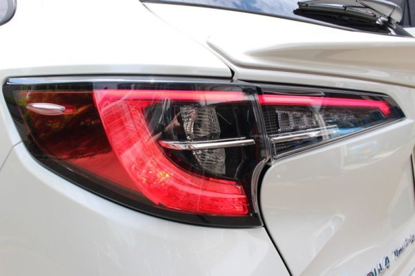 画像9: カローラツーリング テールランプ加工 Ver.1 上部のみアクリル発光加工 (9)