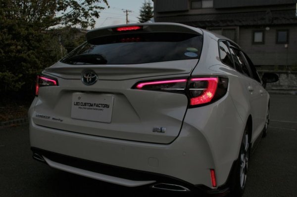 画像2: カローラツーリング テールランプ加工 Ver.1 上部のみアクリル発光加工 (2)