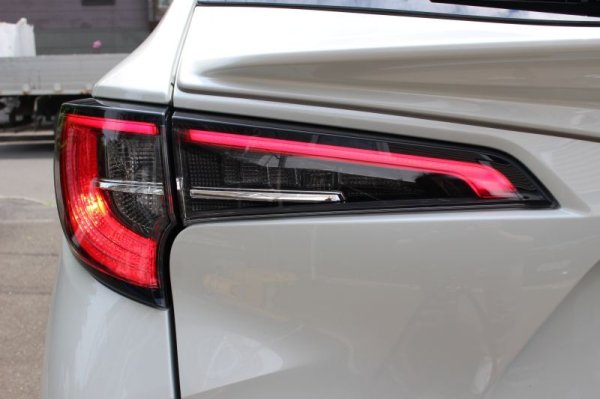 画像7: カローラツーリング テールランプ加工 Ver.1 上部のみアクリル発光加工 (7)