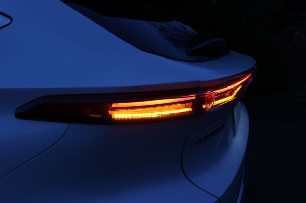 画像4: 80 ハリアー 純正加工 アッパーテールランプ ウィンカー追加 バックオーダー (4)