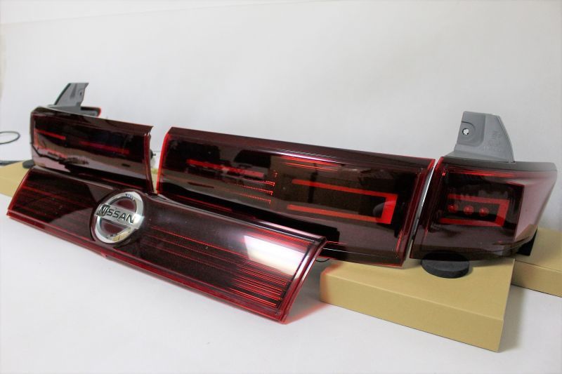 E52 エルグランド フルLEDアッパーテール 立体アクリル加工 ストップ追加（パワーLED） インナーブラック塗装
